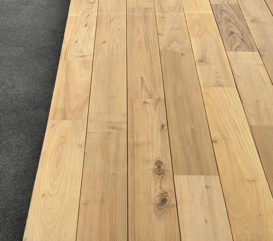 Planche de terrasse en robinier