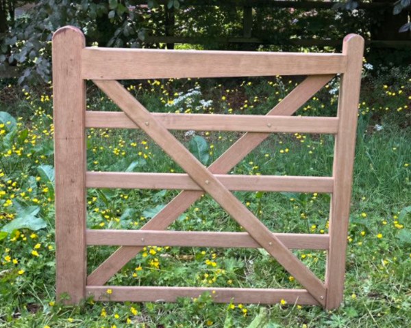 Engelse poort in tropisch hardhout 120 x 120 cm