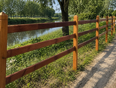 Paardenafsluiting met drie liggers in tropisch hardhout