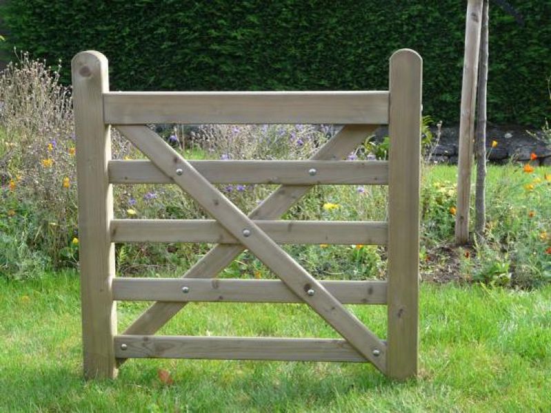 Portail anglais Basic en pin traité autoclave