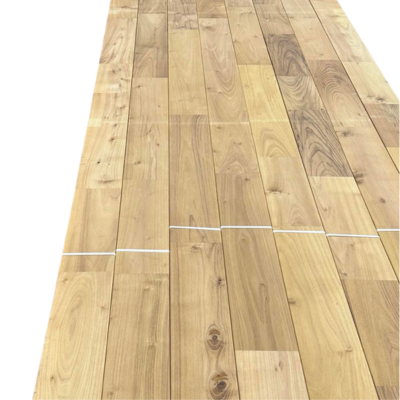 Planche de terrasse en robinier