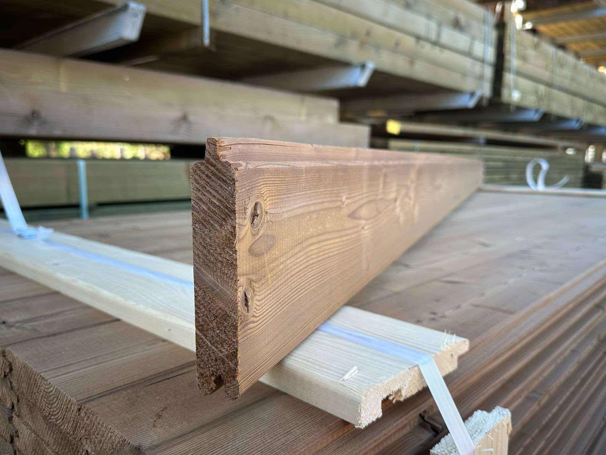 Thermowood naaldhout in blokhutprofiel. GeMakkelijk te plaatsen. 